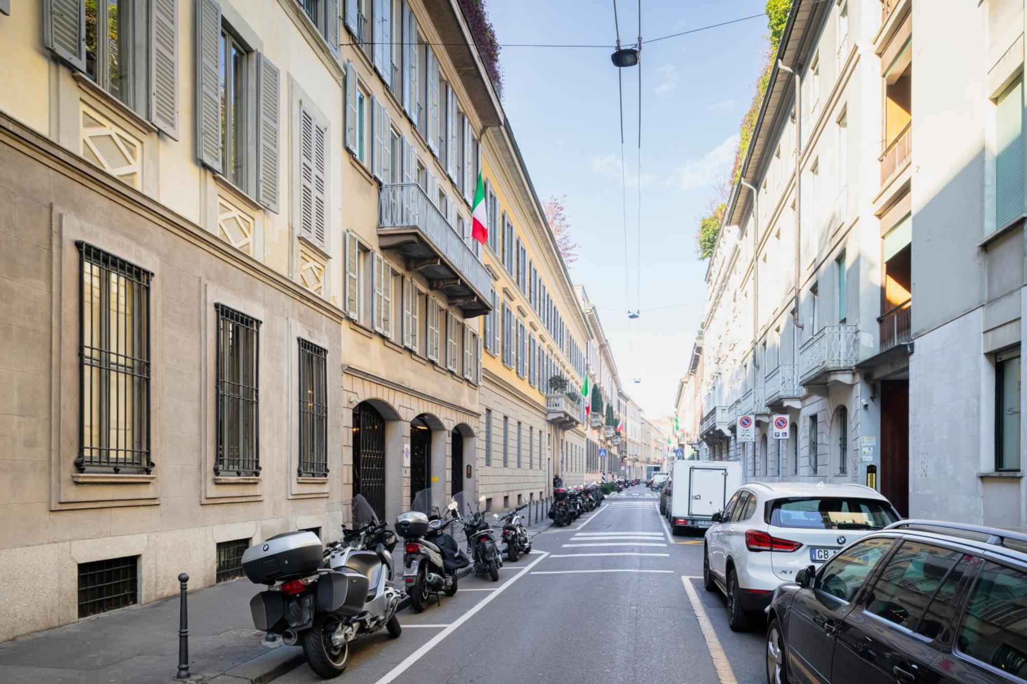 Borgonuovo, Milan